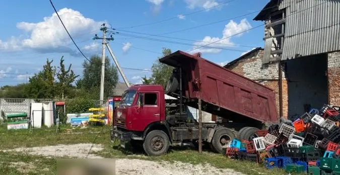 Зачепив дріт: у Любомлі струмом вбило водія КамАЗу та перехожого