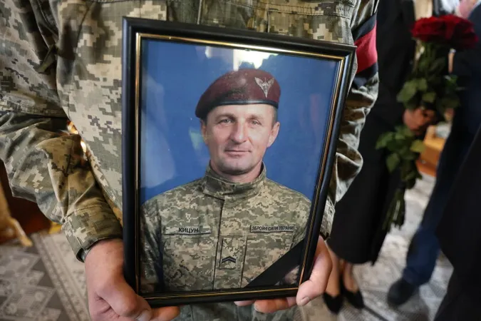 У Луцькій громаді попрощалися з Героєм Віктором Кицуном (фото)