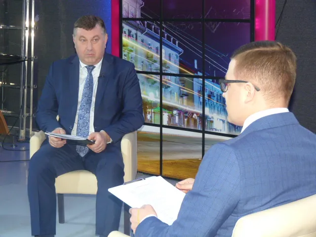 Володимир Бондар розповів куди повідомляти, коли виявили сміття в лісі