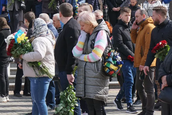 Луцьк на колінах: попрощалися з двома полеглими Героями (фото, відео)