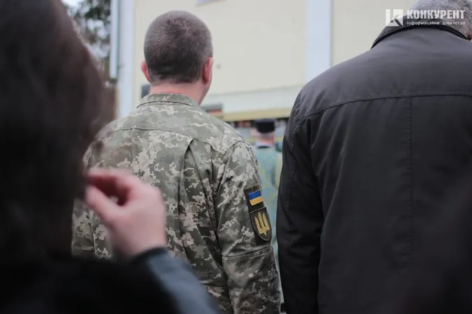 У Луцьку поклали квіти до стели загиблим захисникам України (фото, відео)