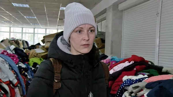 «Платять мало – приходиться щось дивитися»: у луцький пункт допомоги щодня приходять переселенці (фото, відео)