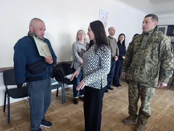 Ветерану війни з Волині вручили відзнаку «Залізний Хрест» (фото)