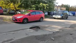 Обстеження доріг: у Луцьку вимірюють ями та нахили (фото)
