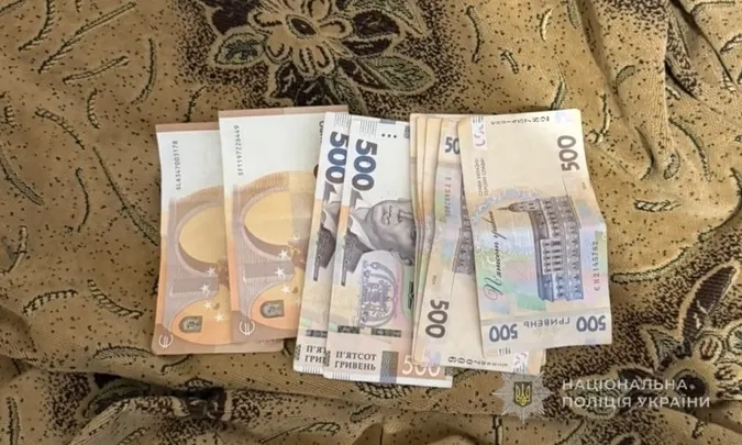 Покликала гуляти і пограбувала: у Луцьку жінка зі спільником побила і обчистила військового