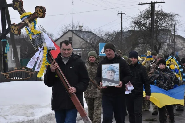 Через пів року після загибелі: Волинь попрощалася з воїном Юрієм Коновалом (фото)
