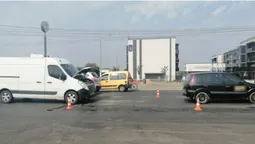 У Луцьку одесит на бусі «наздогнав» легковик (фото, відео)