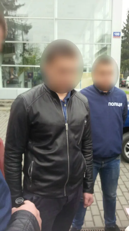 На хабарі «взяли» головного спеціаліста луцького військкомату (фото)
