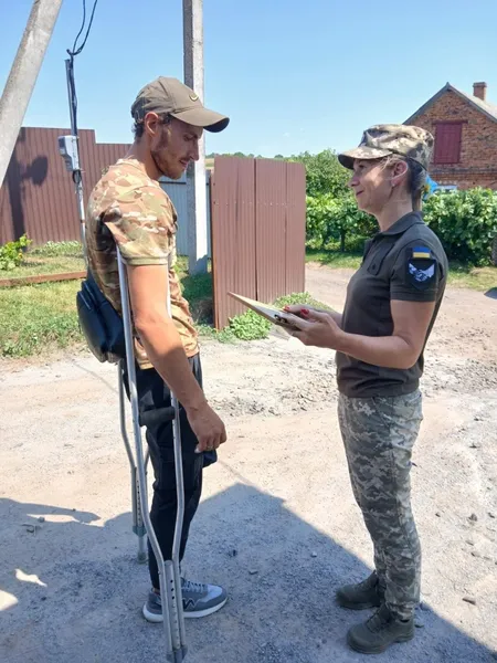 На Волині ветеран отримав відзнаку Міністерства оборони «За поранення» (фото)