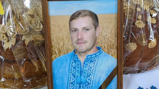 Не встиг створити сім'ю із коханою: на Волині попрощалися з воїном Дмитром Новосадом (фото)
