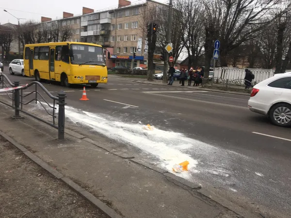 У Луцьку маршрутка збила пішохода (фото)