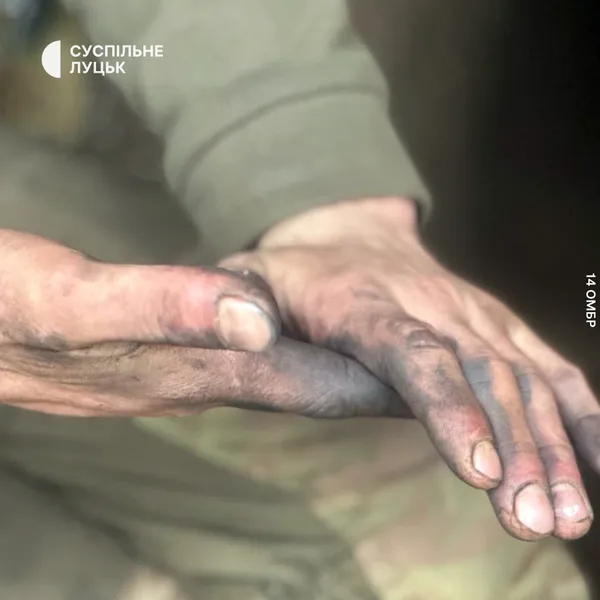 «Посмішка, втома, жарти...»: у мережі показали емоції бійців 14 ОМБр після важкого бою (фото)