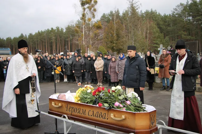 На Волині попрощалися із молодим військовим лікарем Володимиром Левчиком (фото)