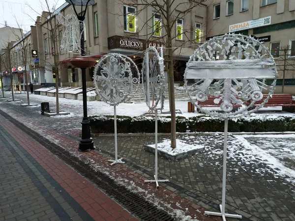 На центральній вулиці Луцька «оселилися» янголи (фото)
