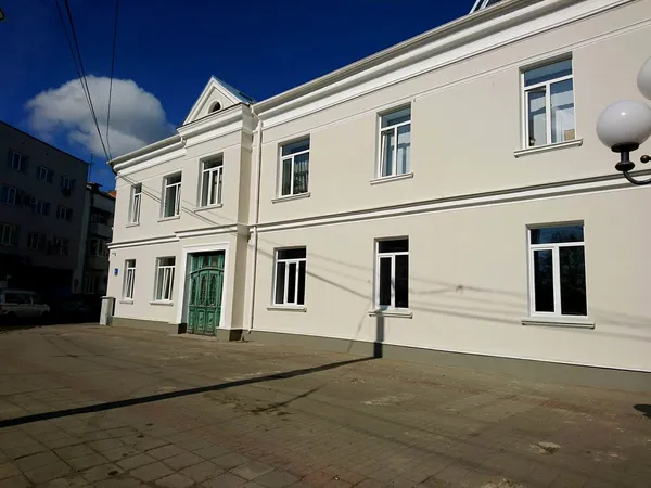 У Луцьку для фото знову доступні популярні старовинні двері (фото)