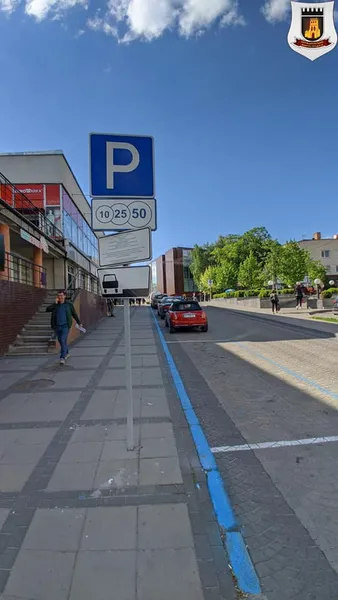 У центрі Луцька парковка знову стала платною (фото)
