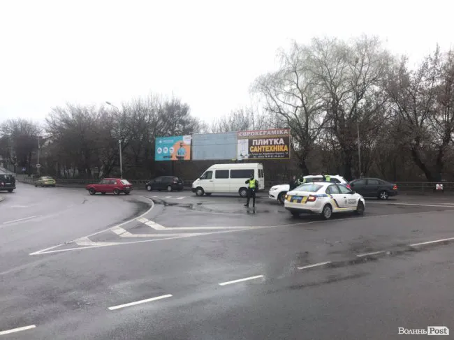 У Луцьку – аварія за участі патрульних (відео)