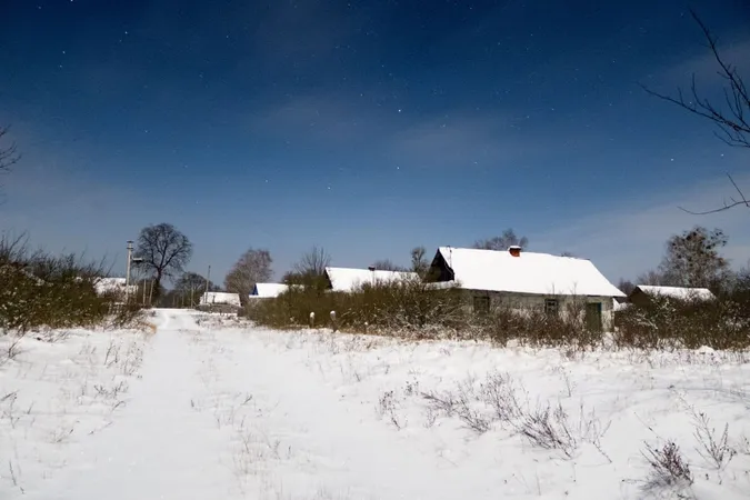 Як в дитинстві у бабусі: волинське село під покровом снігу (фото)