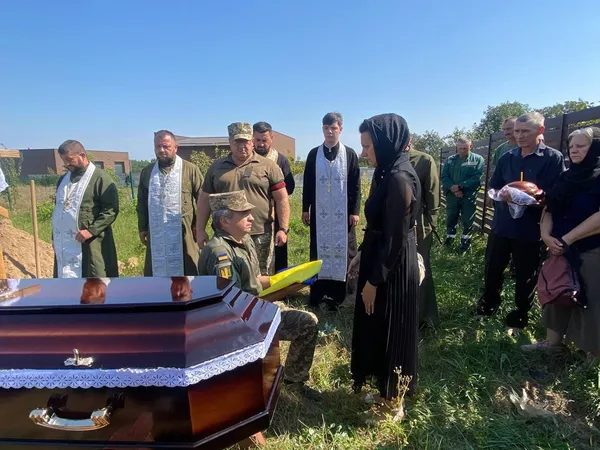 У селі під Луцьком поховали Героя Андрія Сака (фото)