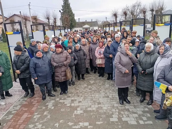 У громаді на Волині відкрили Алею Героїв (фото)