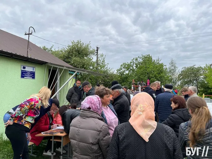 На Волині релігійна громада перейшла до ПЦУ разом зі священником (фото, відео)