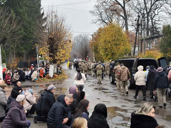 Понад 20 років служив Україні: Ківерці попрощалися з ветераном війни Володимиром Кравчуком (фото)