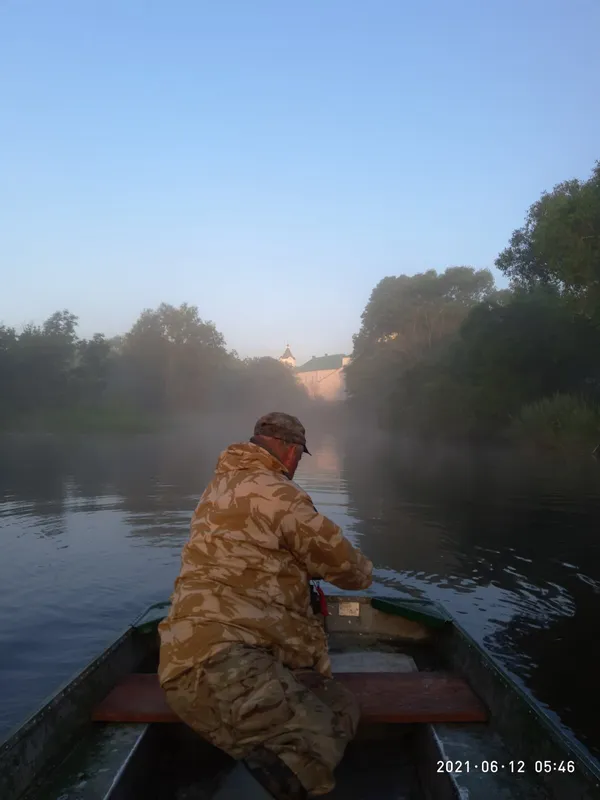 Чинили опір: на Волині зловили рибалок з острогами (фото)
