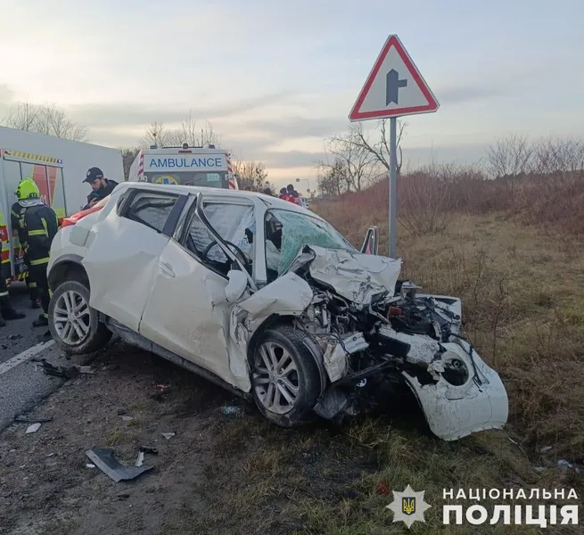 На Львівщині в жахливій автотрощі загинули двоє людей (фото)