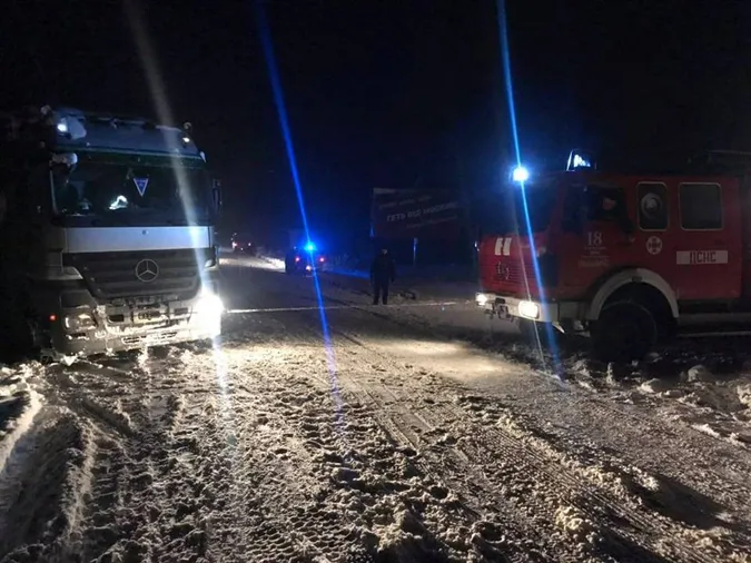За добу зі снігових заметів на Волині витягнули 30 автомобілів