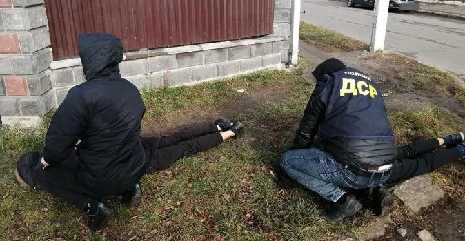 Били три години й змусили копати собі могилу: затримали розбійників, які катували таксиста у Ківерцях (фото, відео)
