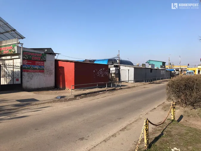 Варшавський ринок у Луцьку – на карантині (фотофакт)