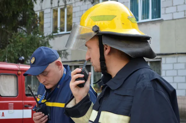 Коротке замикання: у Луцьку «горіла» картонно-паперова фабрика (фото)