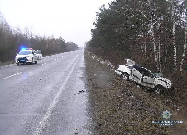 На Волині у смертельній аварії загинув іноземець (фото)