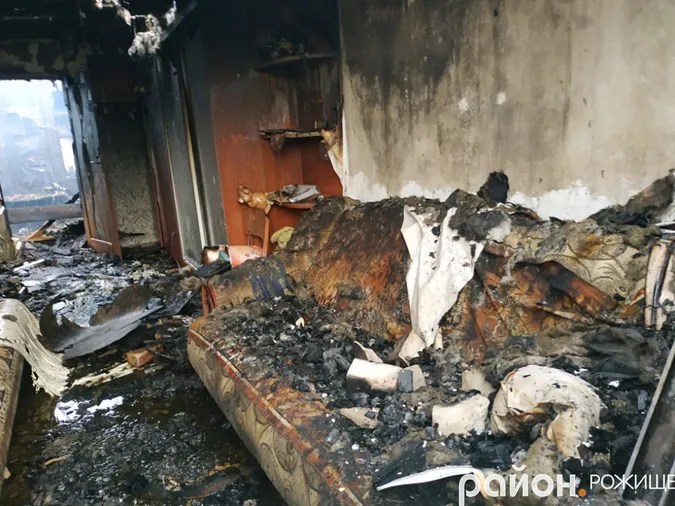 Показали, що залишилося від гуртожитку після масштабної пожежі в Рожищі (фото)