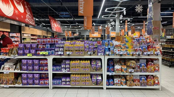 Як зекономити на цукерках: скільки коштують солодощі на ринках та в магазинах Луцька