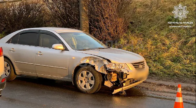 У Луцьку на перехресті побилися два Hyundai (фото, відео)