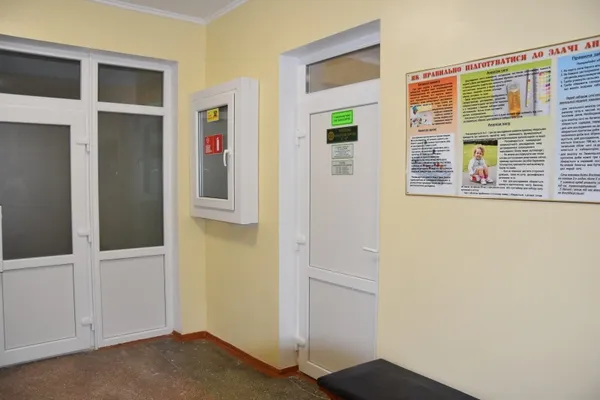 У Луцьку в дитячій поліклініці відремонтували кабінети лабораторії (фото)