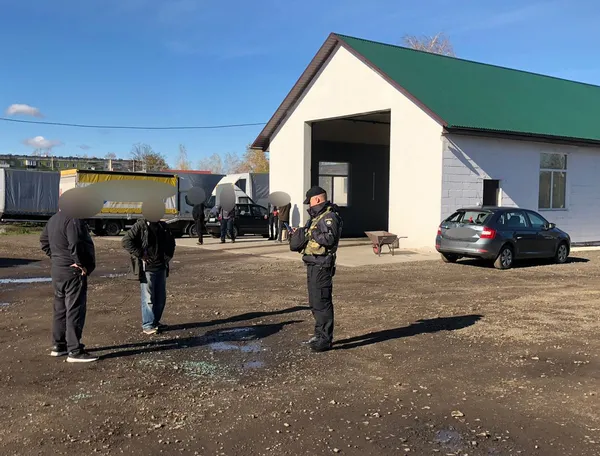 На Волині авто здавало назад і збило пішохода