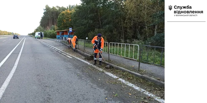 На трасі Київ – Ковель – Ягодин ремонтують вибоїни і міняють знаки (фото)