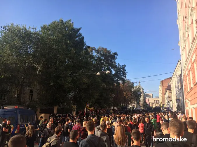 У Харкові радикали напали на учасників Маршу рівності (відео)