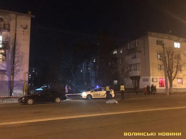 Взуття відлетіло на інший бік дороги: у Луцьку на смерть збили чоловіка