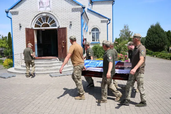 Загинув 8 місяців тому: на Волині попрощалися з воїном Анатолієм Янчуком (фото)