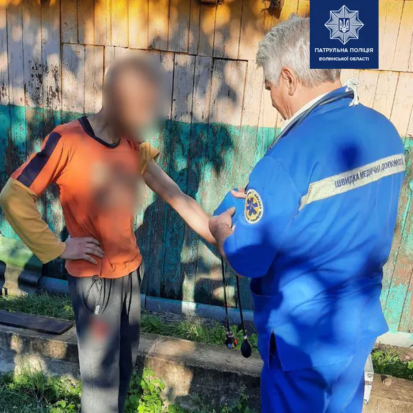 У Ковелі патрульні врятували чоловіка, який намагався повіситись
