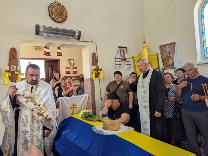 Через два роки після загибелі на Волині поховали воїна Петра Більчука (фото)