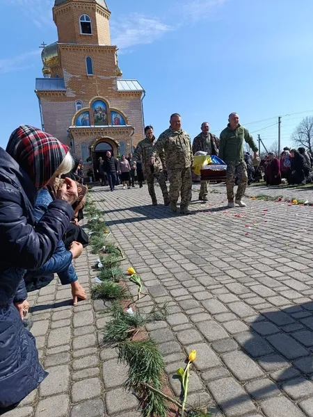 На Волині попрощались з 29-річним Героєм Миколою Півнем (фото)