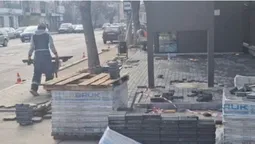 Штраф за бруківку: у Луцьку муніципали покарали організатора робіт (фото)
