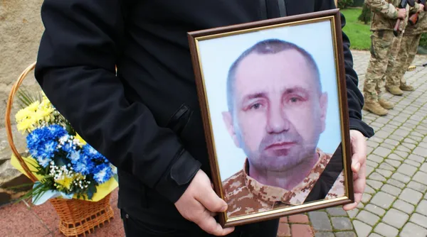 На Волині попрощалися з Героєм Русланом Романюком (фото)