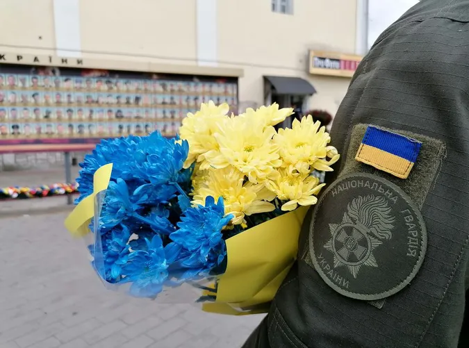На Театральному майдані в Луцьку помолилися за тих, хто загинув за Україну (фото)
