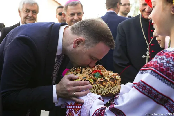Як у Луцьку молився президент Польщі (фото, відео)