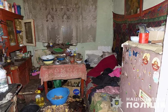 Тіло хотів закопати: на Тернопільщині юнак вбив сусіда, бо той чіплявся до матері (фото, відео)